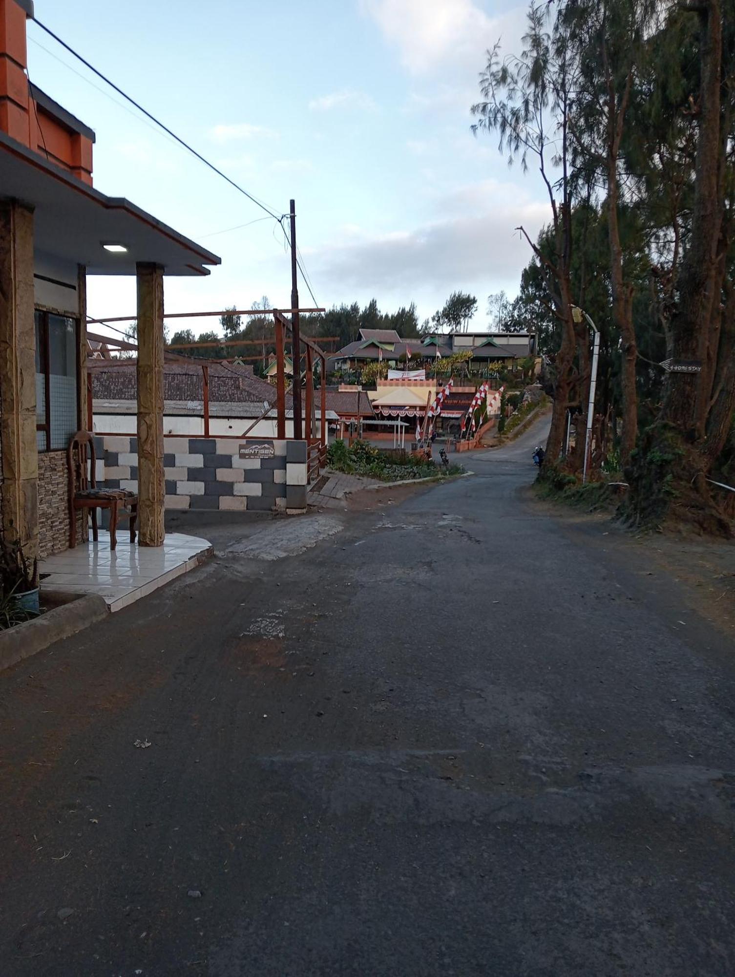 Mentigen Homestay Ngadisari Exteriör bild