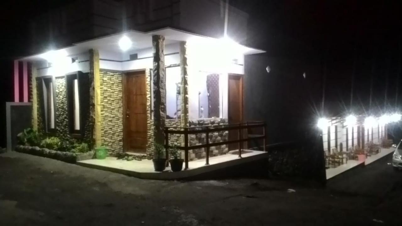 Mentigen Homestay Ngadisari Exteriör bild